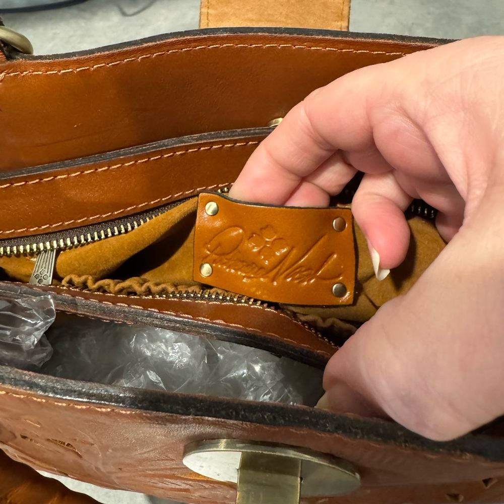 Patricia Nash Rosina Cut Out Tooled Leather Satchel Tan Gold! Beautifully Bag!! - Picture 9 of 13